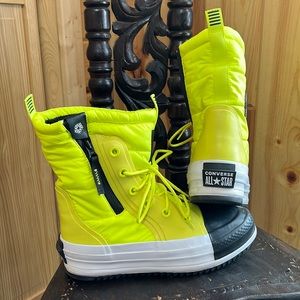 Womens converse boots size 9